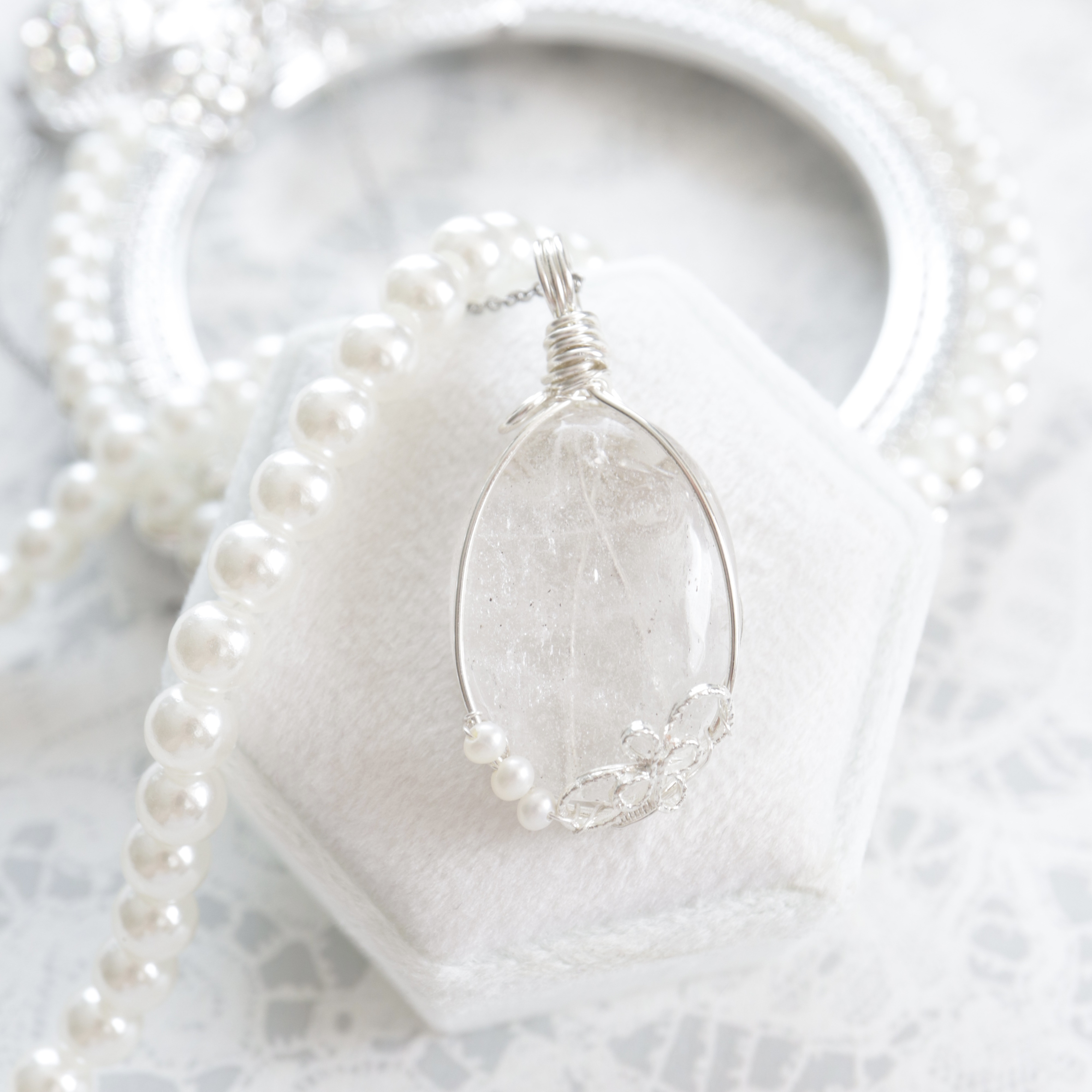 【1点もの】黒平水晶《静謐のしずく》｜透明な癒しを宿す天然石ペンダント