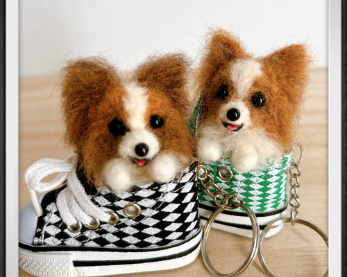 ハンドメイド 羊毛フェルト パピヨン スニーカー マスコット