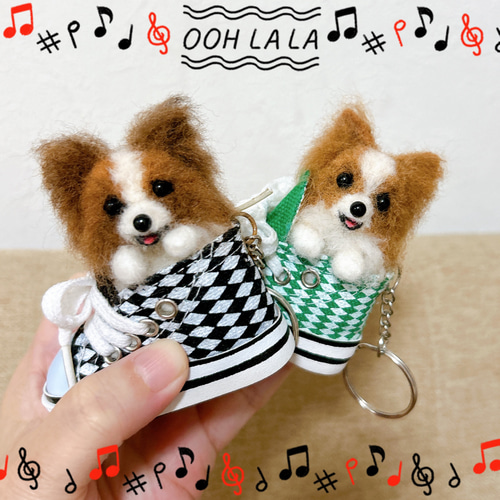 ハンドメイド 羊毛フェルト パピヨン スニーカー マスコット