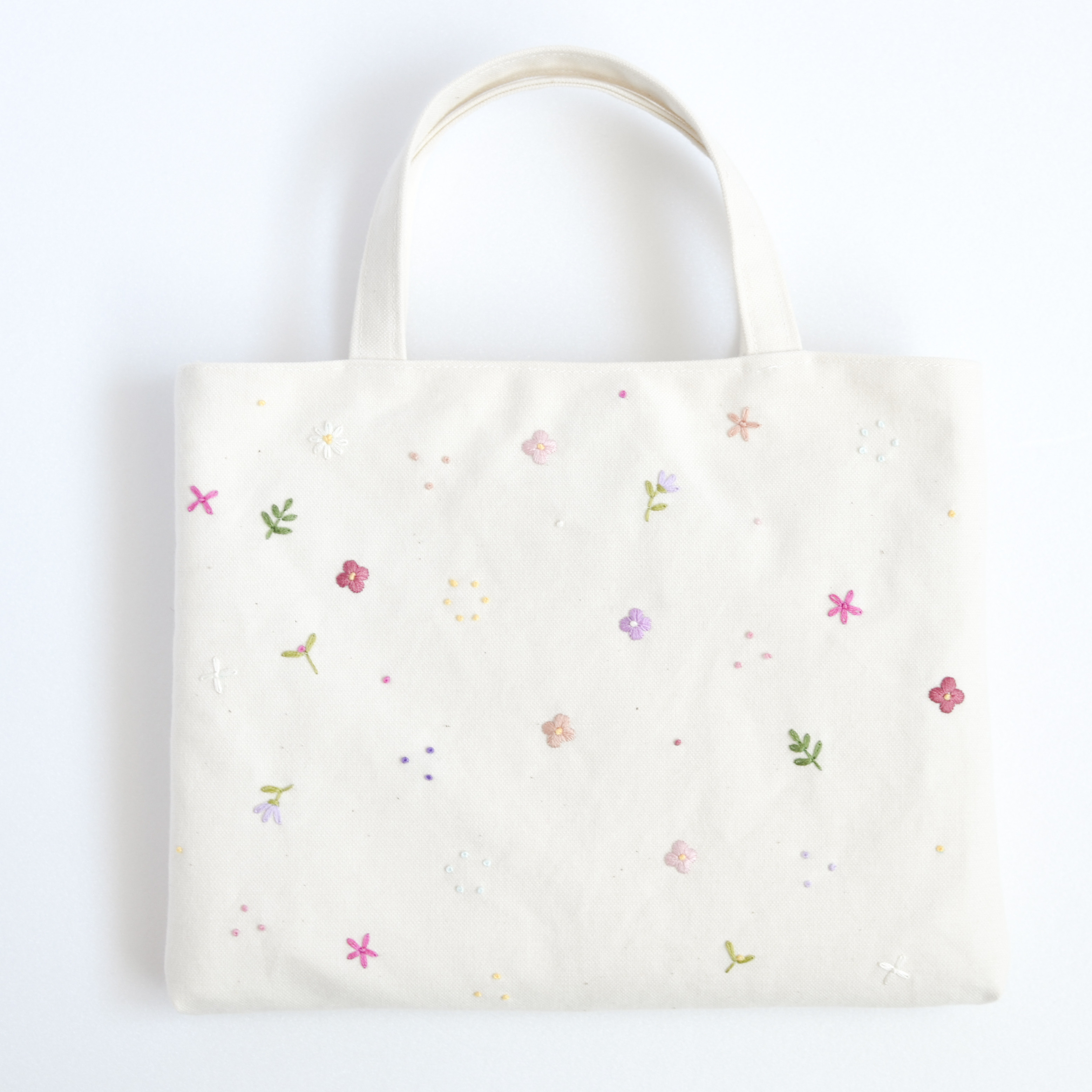 【Creema限定】手刺繍のA5ミニトートバッグ 両面刺繍　コットン/オーガニックコットン【受注制作】ギフト　プレゼント
