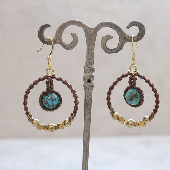 エキゾチックフープコッパーターコイズ天然石マクラメピアスmacp134エスニックアジアンアレルギーフリーピアス 2枚目の画像