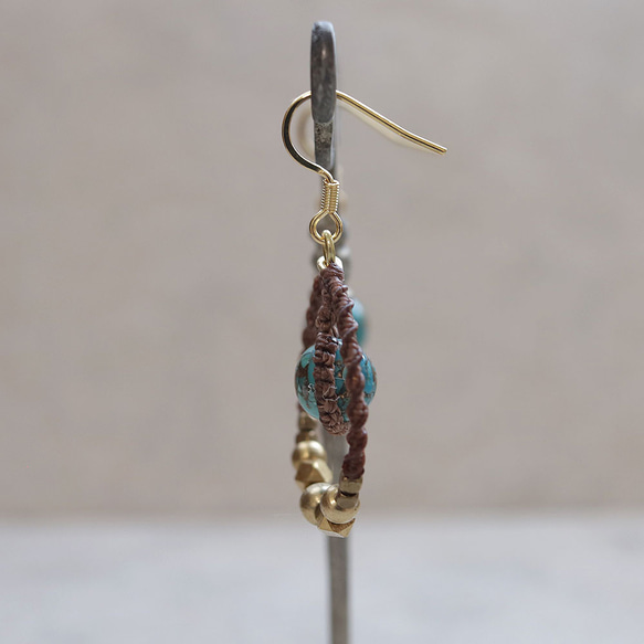 エキゾチックフープコッパーターコイズ天然石マクラメピアスmacp134エスニックアジアンアレルギーフリーピアス 3枚目の画像