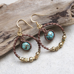 エキゾチックフープコッパーターコイズ天然石マクラメピアスmacp134エスニックアジアンアレルギーフリーピアス 1枚目の画像