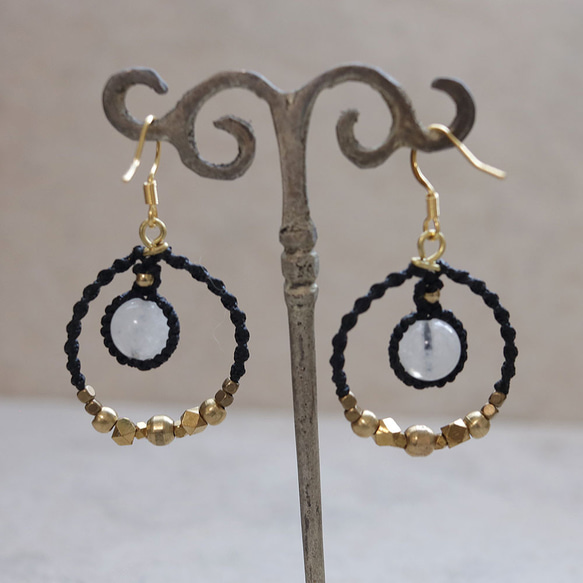 エキゾチックフープムーンストーン天然石マクラメピアスmacp135エスニックアジアンアレルギーフリーピアス 4枚目の画像