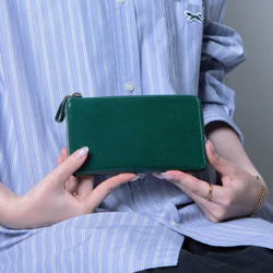 シープスキン】青いラウンドファスナーロングウォレット【イタリアン