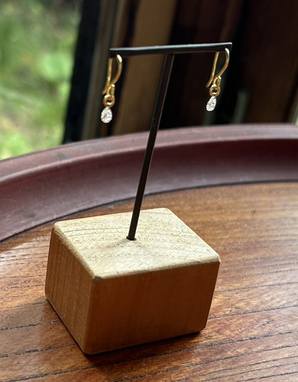 天然ダイアモンド K24純金フックピアス◇ペアシェイプ・カットダイアモンド・ピアス◇１ペアのみ限定◇