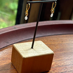 天然ダイアモンド K24純金フックピアス◇ペアシェイプ・カットダイアモンド・ピアス◇１ペアのみ限定◇ 1枚目の画像