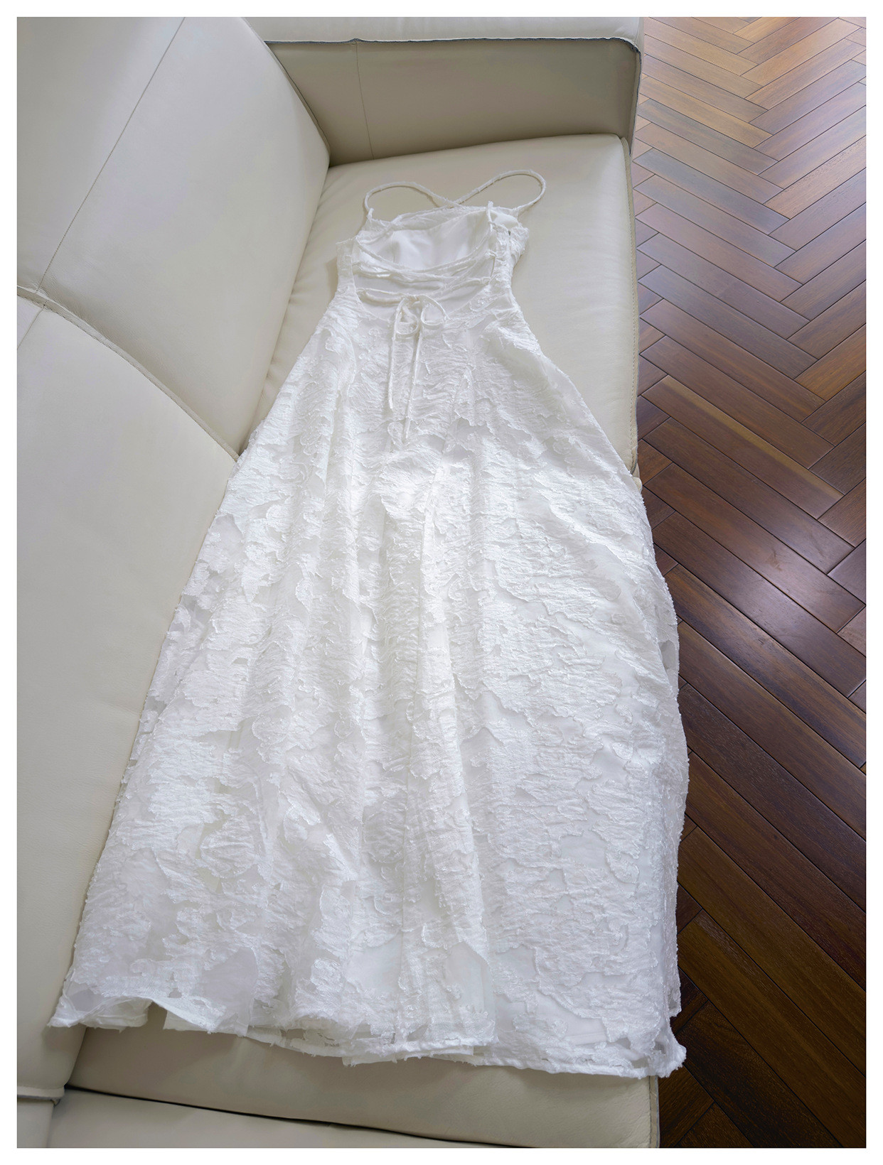 ノースリーブ 白 ウェディングドレス パーティー ロング シンプル 上品 韓国風 二次会 69324