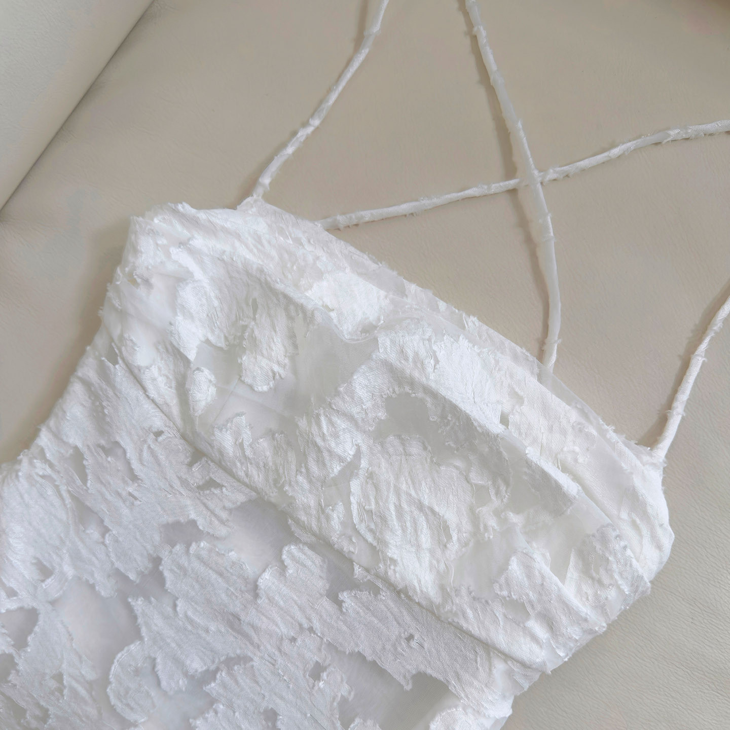 ノースリーブ 白 ウェディングドレス パーティー ロング シンプル 上品 韓国風 二次会 69324