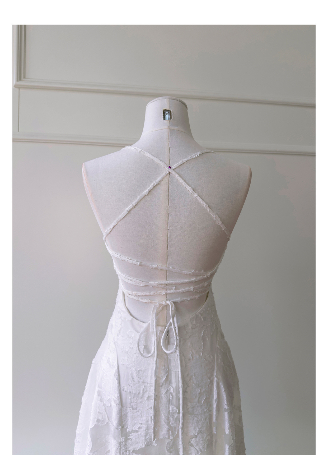 ノースリーブ 白 ウェディングドレス パーティー ロング シンプル 上品 韓国風 二次会 69324