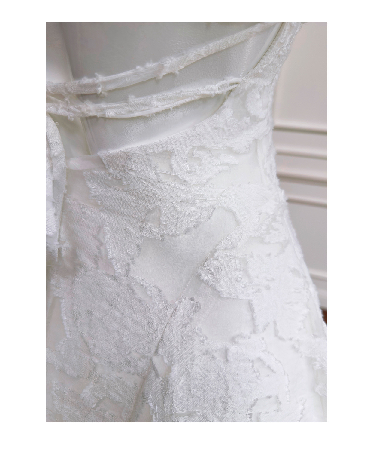 ノースリーブ 白 ウェディングドレス パーティー ロング シンプル 上品 韓国風 二次会 69324