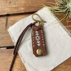 Goods｜手描きレザーキーホルダー（真鍮フック） 1枚目の画像