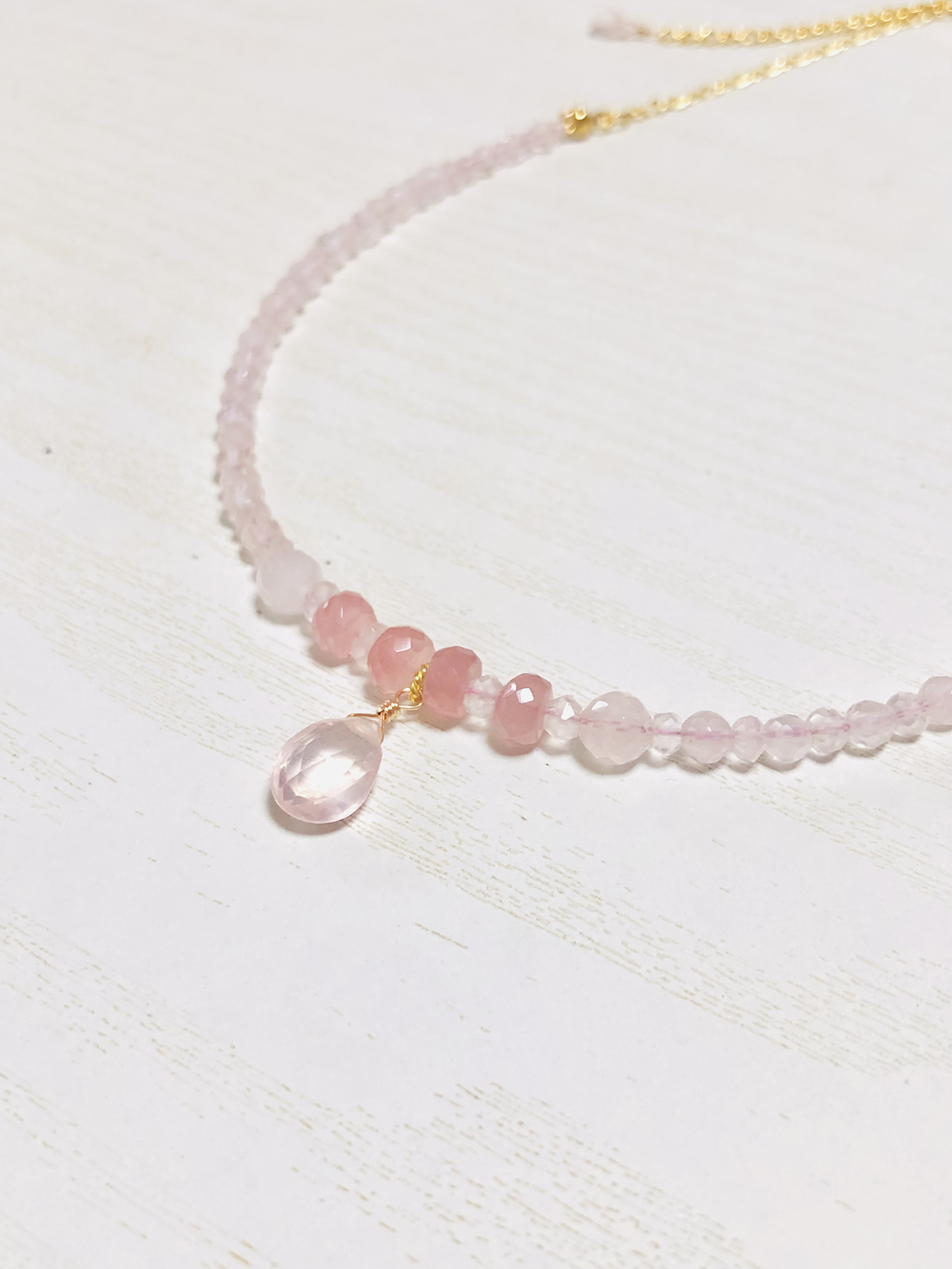 ローズクォーツのネックレス