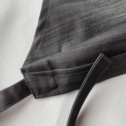 ひも付きタック入りバブーシュカ三角巾　濃紺薄手デニム 6枚目の画像