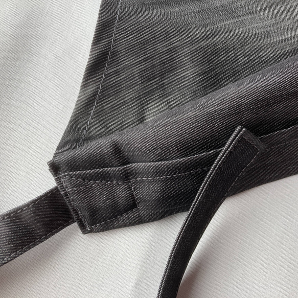 ひも付きタック入りバブーシュカ三角巾　濃紺薄手デニム 6枚目の画像