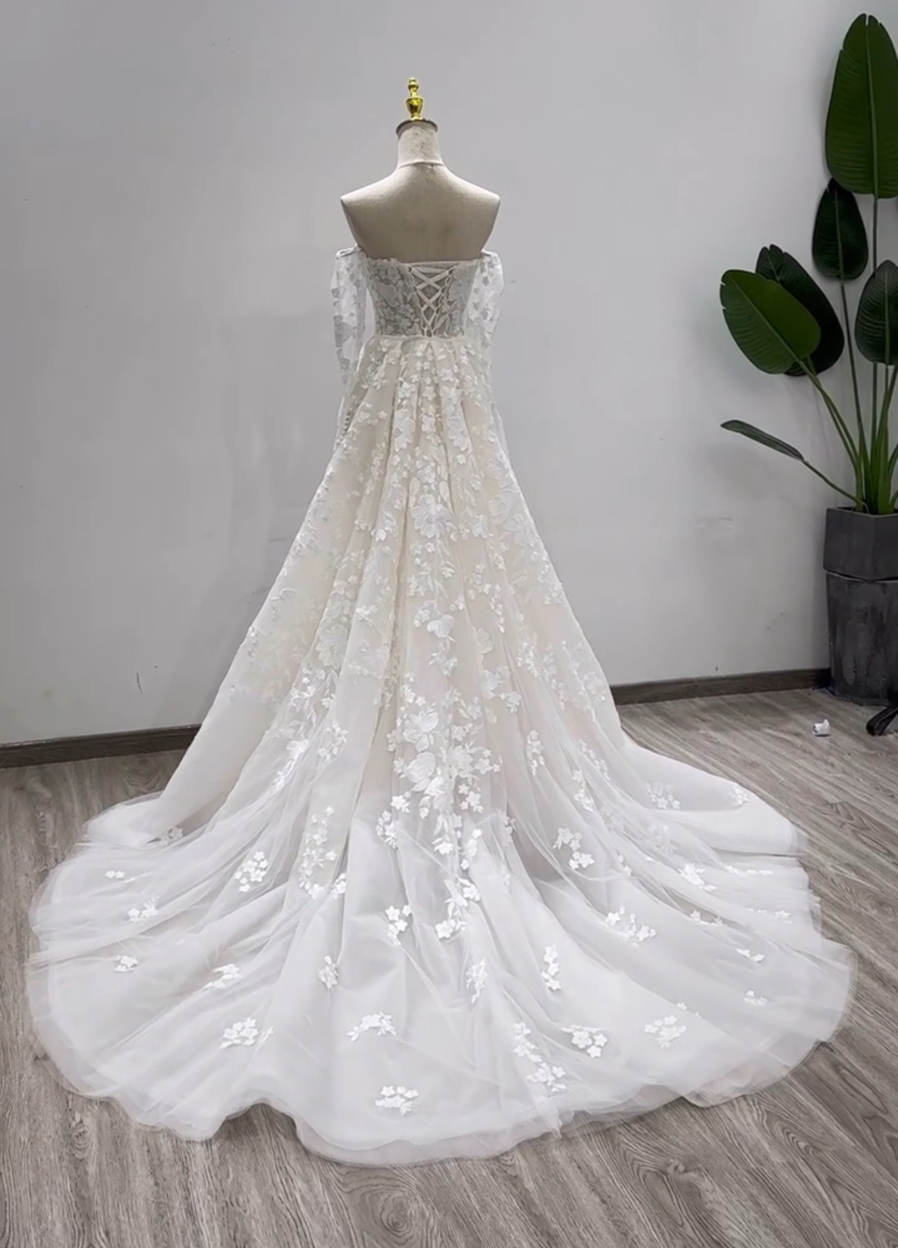 取り外し可能お袖　オフショルダー　２ways タイトスカート　オーバースカート　ブライダル結婚式’パーディードレス前撮り