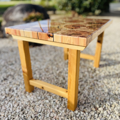 杉とヒノキのサイドテーブル／レジン仕上げ(表面) ローテーブル ② 杉とヒノキのサイドテーブル／レジン仕上げ(表面) ローテーブル ②