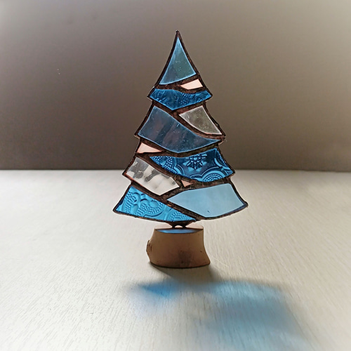 ステンドグラス　ホワイトクリスマスツリー　5段 ホワイトクリスマスツリー ステンドグラス | iichi 日々の暮らしを