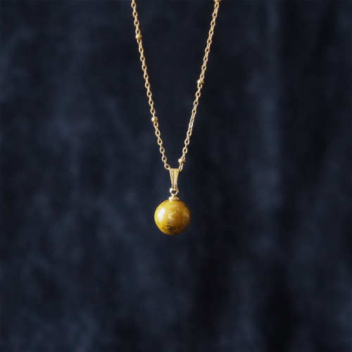 惑星のネックレス「金星」 ネックレス・ペンダント うるしと蒔絵の雑貨