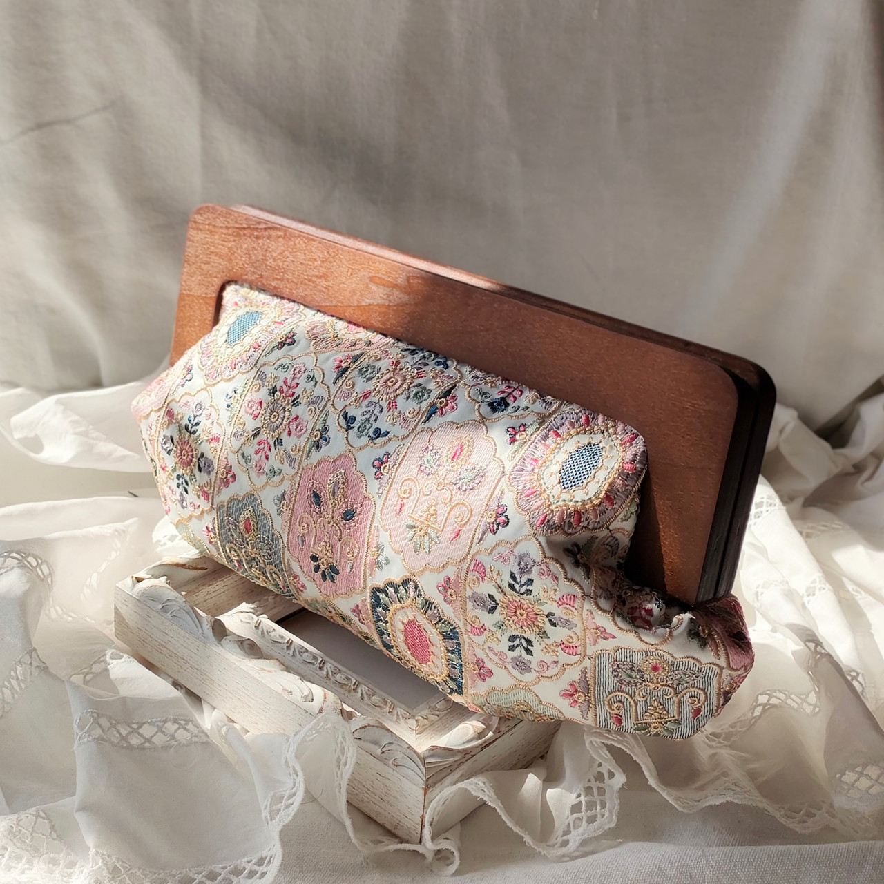 クラッチバッグ　やまとなでしこ