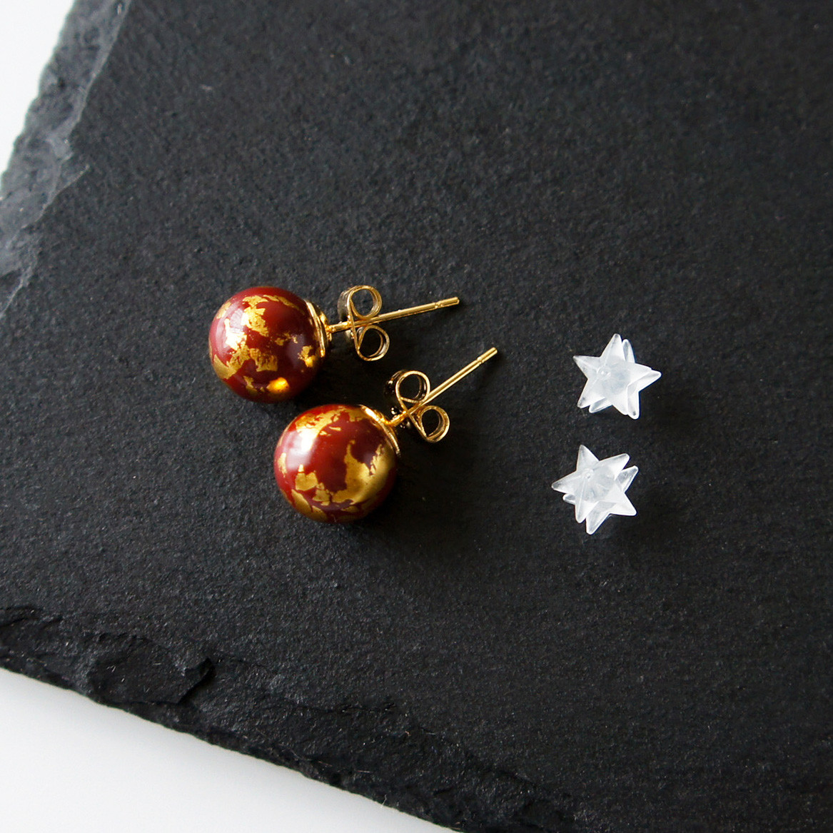 火星のピアス　惑星モチーフ・漆×金箔