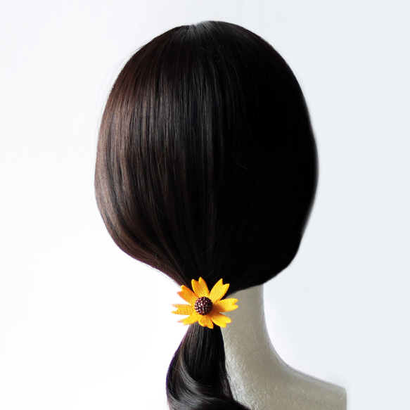 秋色きらめく立体刺繍ルドベキアのポニーフック 7枚目の画像