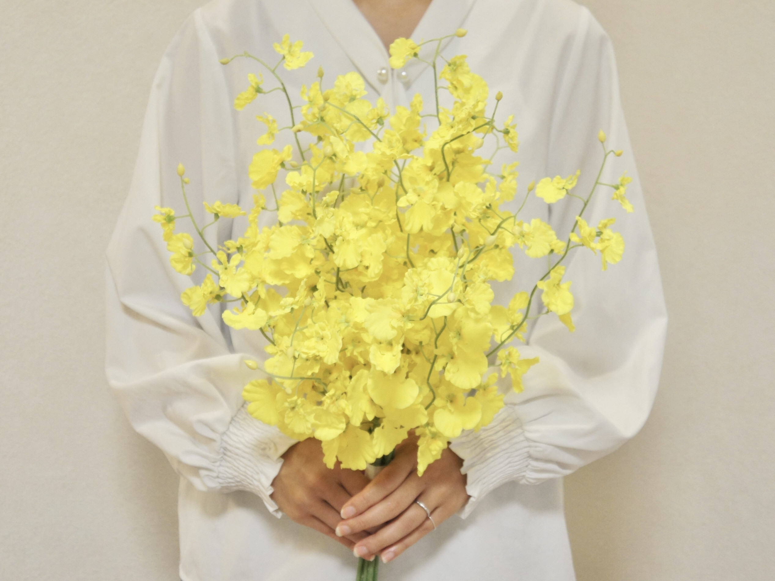 ひらひらオンシジュームのイエローブーケ3点セット