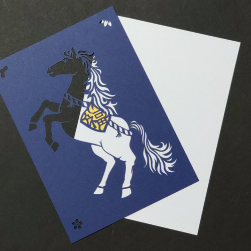 2026年 干支飾り 午 白馬 招福 切り絵（濃紺） 切り絵 青森ヒバ木工