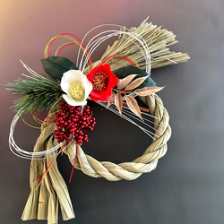 新作しめ縄飾り＊紅幸ダリアと紫菊白菊、慶タッセルのお正月飾り