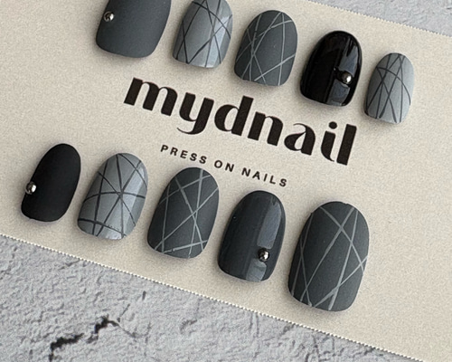 ネイルチップ♡No.22《TOO MANY LINES》かっこいいネイル／グレー