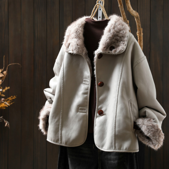 受作｜リバーシブル レザー&ファー ジャケット レディース 2WAYショート 防寒 大人カジュアル  冬 アウター 1枚目の画像