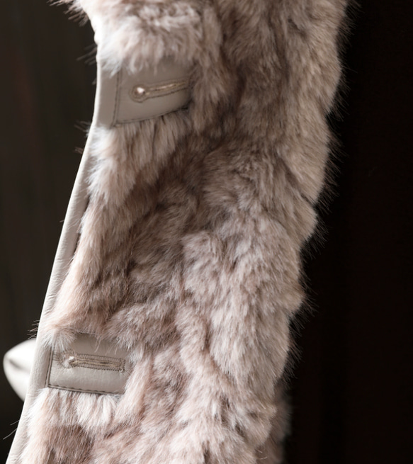 受作｜リバーシブル レザー&ファー ジャケット レディース 2WAYショート 防寒 大人カジュアル  冬 アウター 13枚目の画像