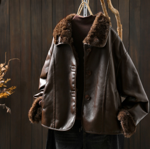 受作｜リバーシブル レザー&ファー ジャケット レディース 2WAYショート 防寒 大人カジュアル  冬 アウター 4枚目の画像