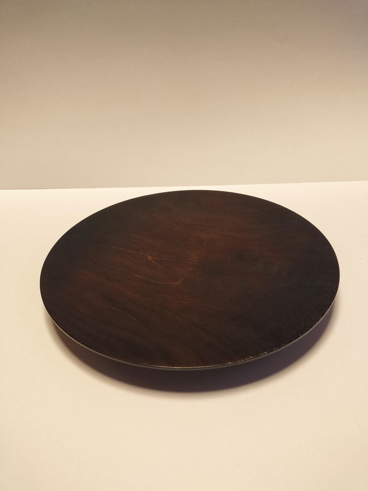 黒拭き漆丸皿　胡桃　２１cm