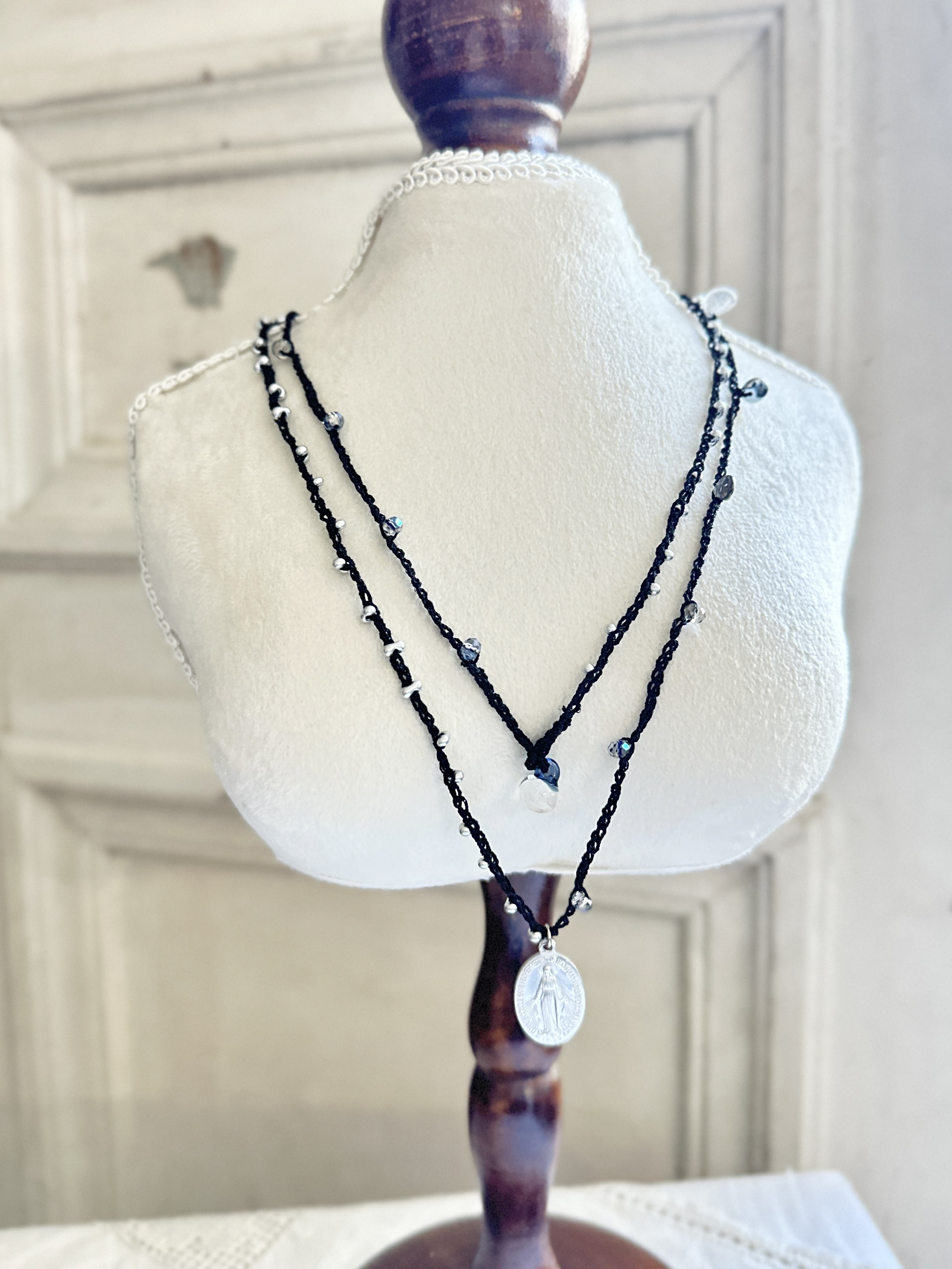 メダイ３wayクロシェネックレス・ブラック×シルバー