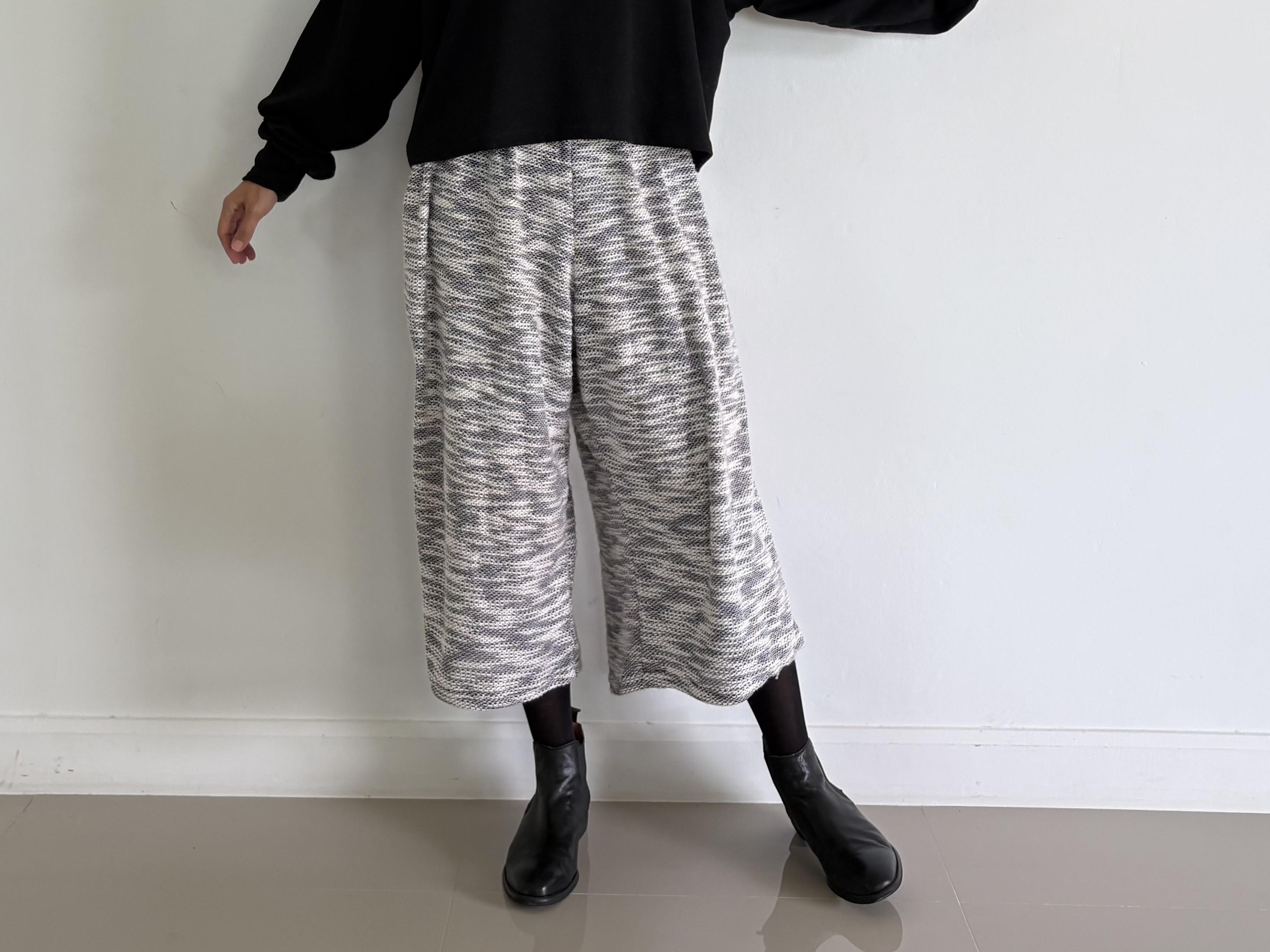 スエットの心地よさ×ツイードの上品さ　秋冬リラックスワイドパンツ　 P590