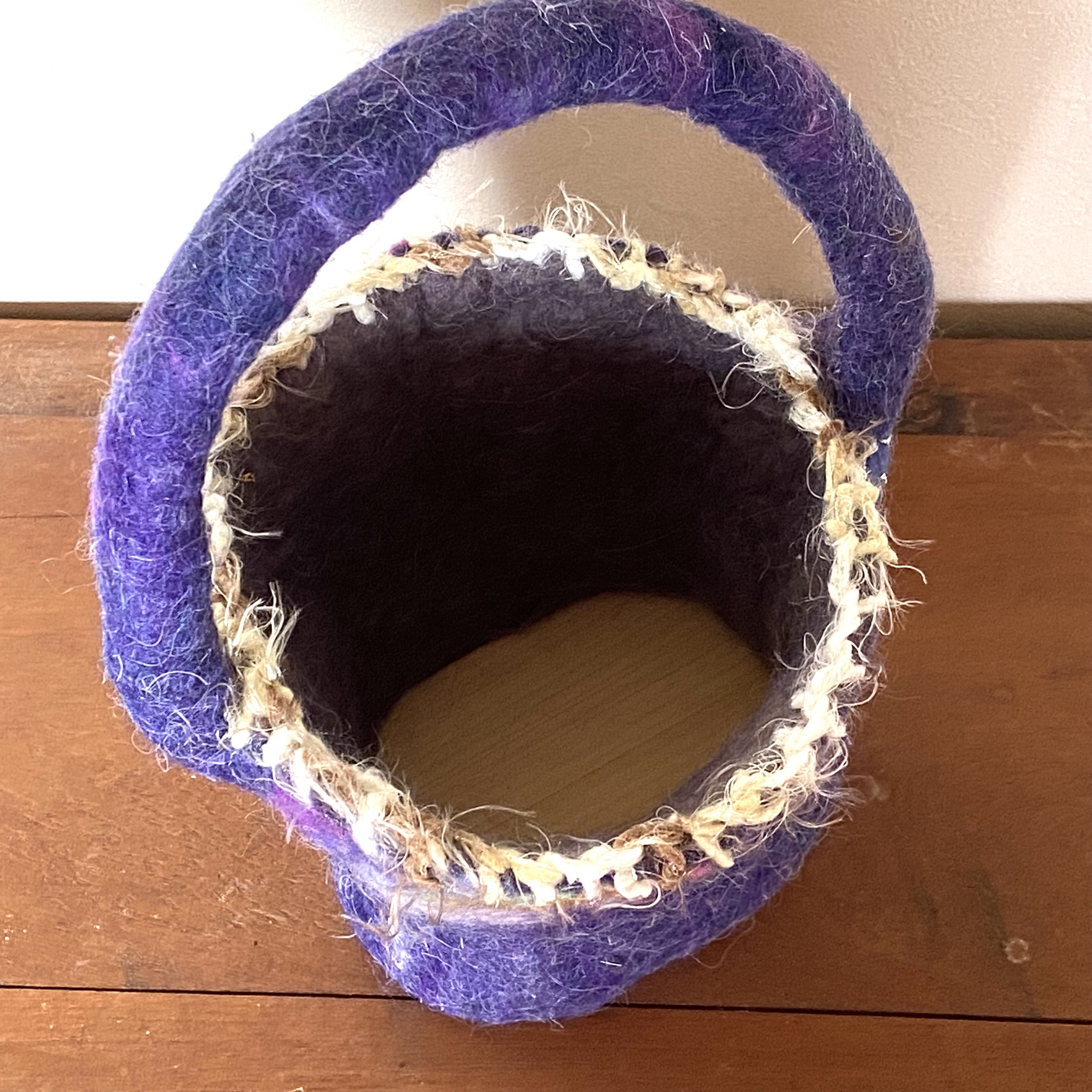 フェルトバッグ　虹【BAKETU型】