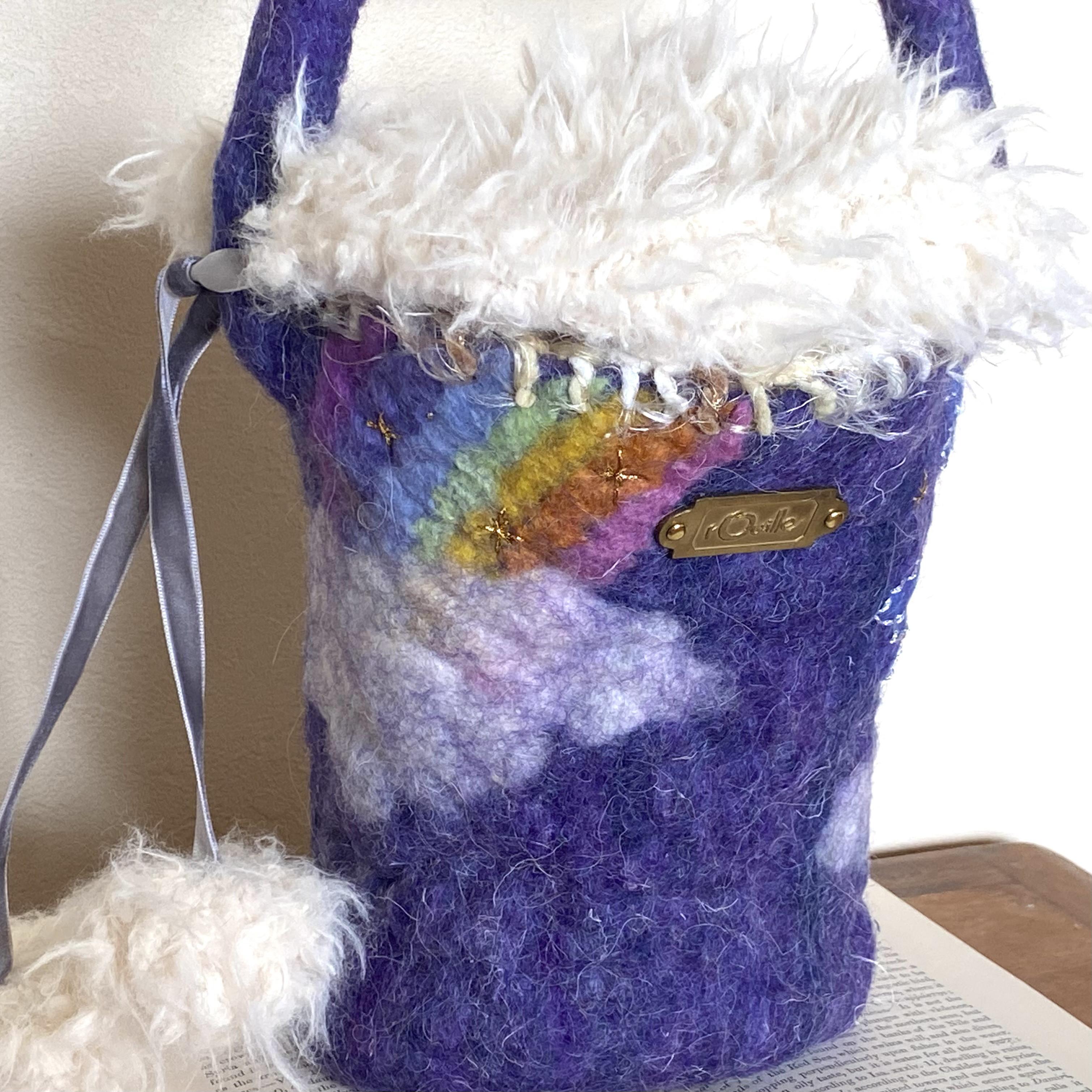 フェルトバッグ　虹【BAKETU型】