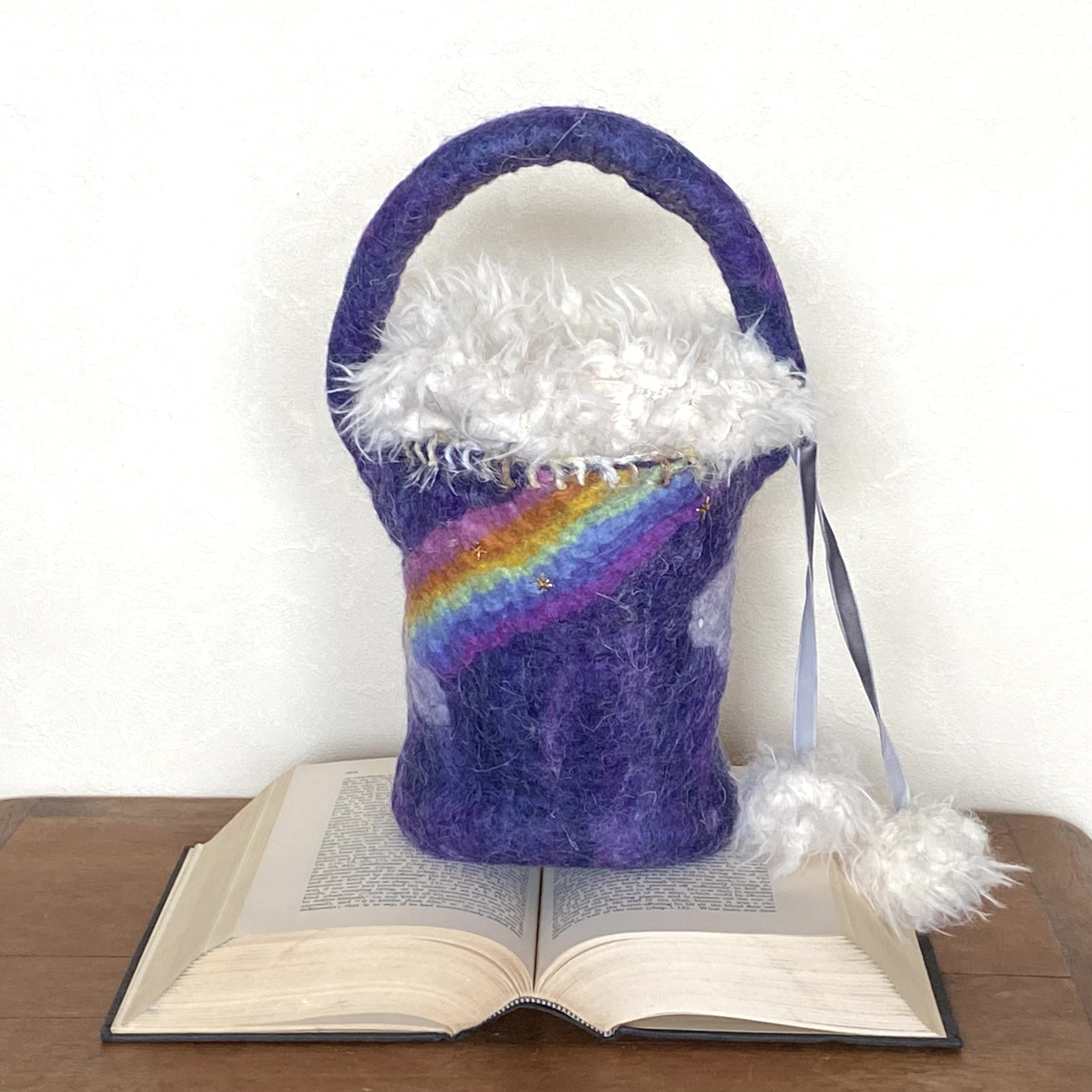 フェルトバッグ　虹【BAKETU型】