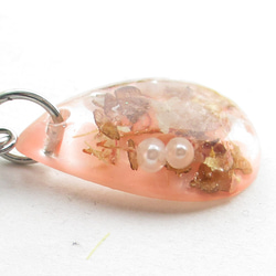 木漏れ日から見えるあなたとクォーツの笑顔が、とても幸せです♪<片耳用ピアス>SE069 4枚目の画像