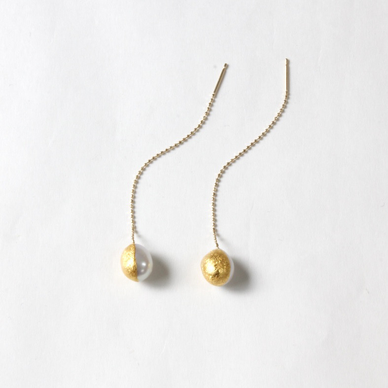 月の満ち欠け金箔パールアメリカンピアス