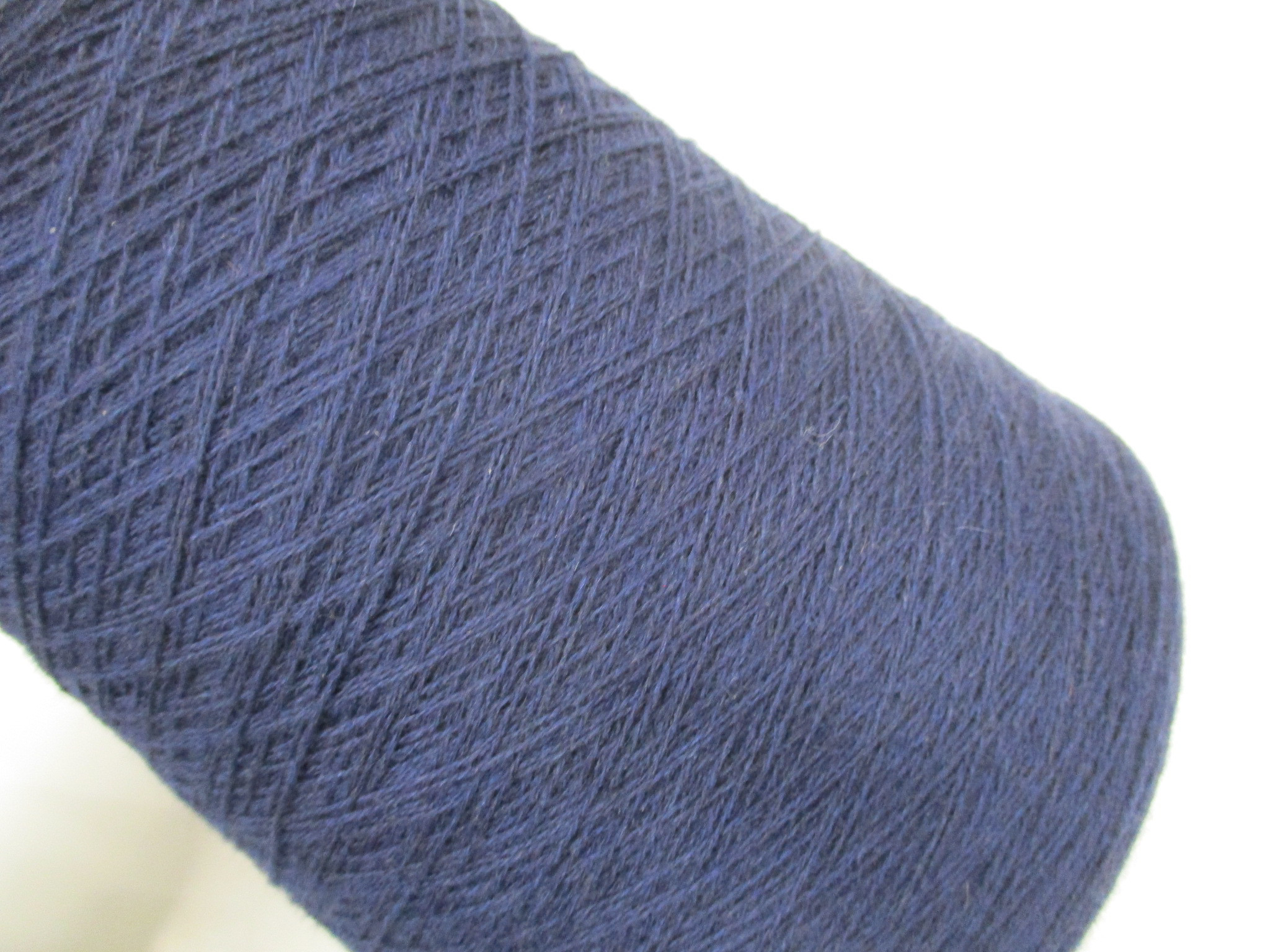 輸入糸　カシミヤ100％　紺550g　L11