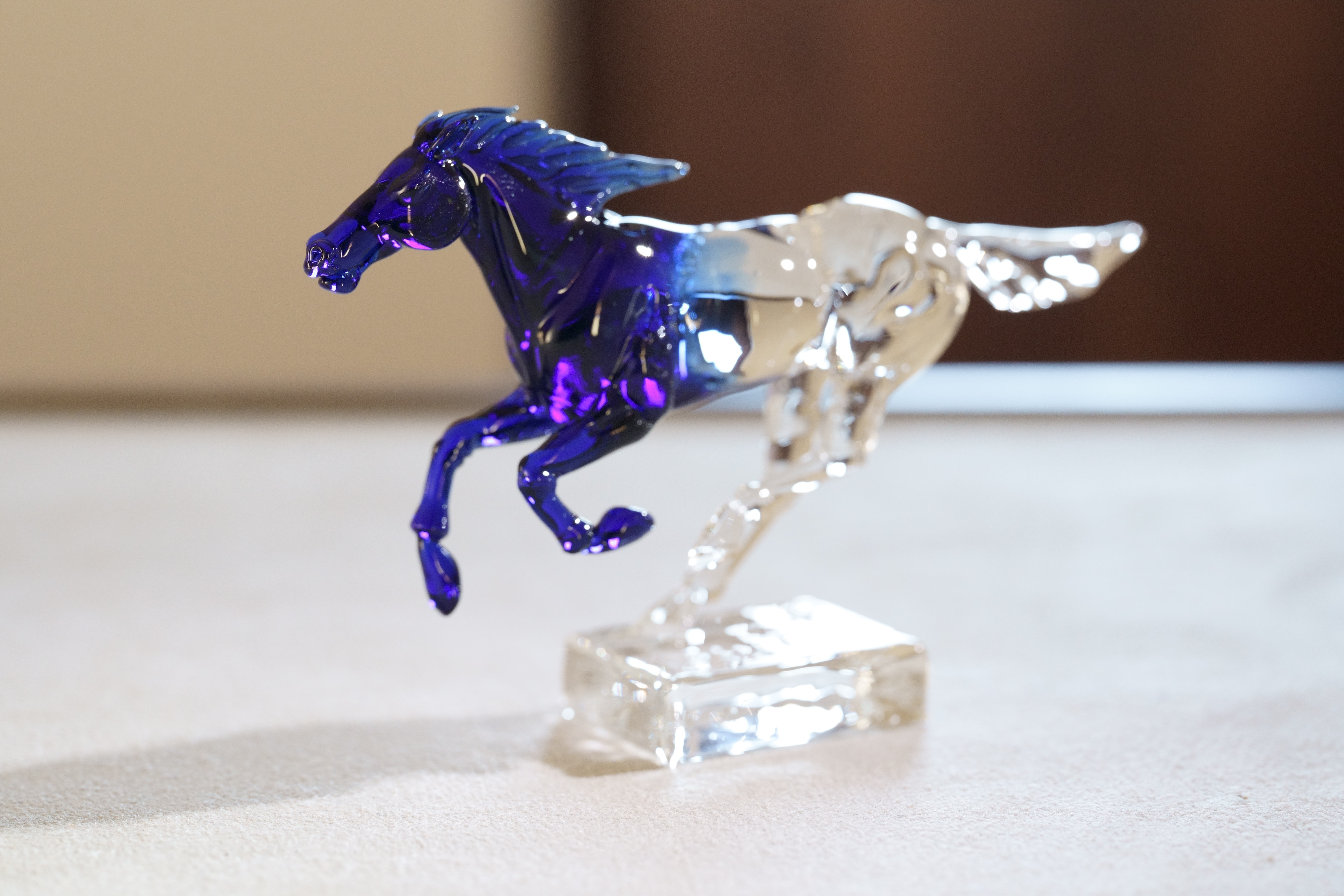 ガラスの干支　午　「 駿 (小・ブルー) 」　馬　お正月　縁起物