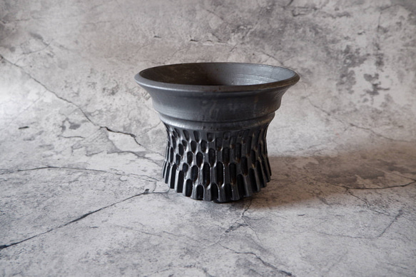 6号鉄砂黒鉢316　塊根植物　多肉植物　アガベ　盆栽　植木鉢　作家鉢　鉢皿　沖縄 1枚目の画像