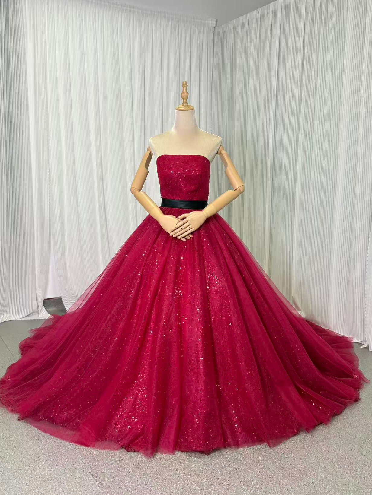 送料無料！カラードレス ビスチェタイプ インポートビジューレース えんじ色 サッシュベルト 結婚式 アンティークなドレス