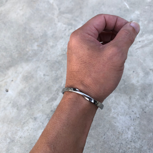 titanium bangle rock twist 純チタン製バングル ブレスレット