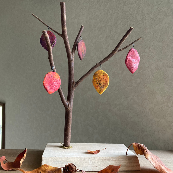 9870.bud 秋の1日 / 雪の降る日〔大〕 1枚目の画像