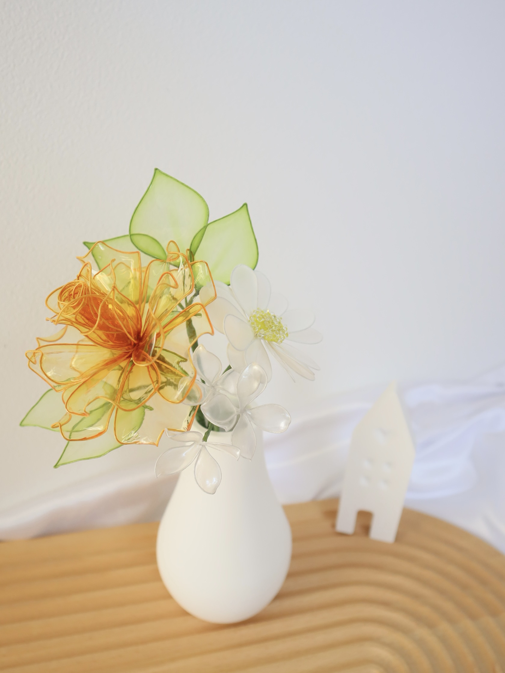 バラとマーガレットの花束 5,609円