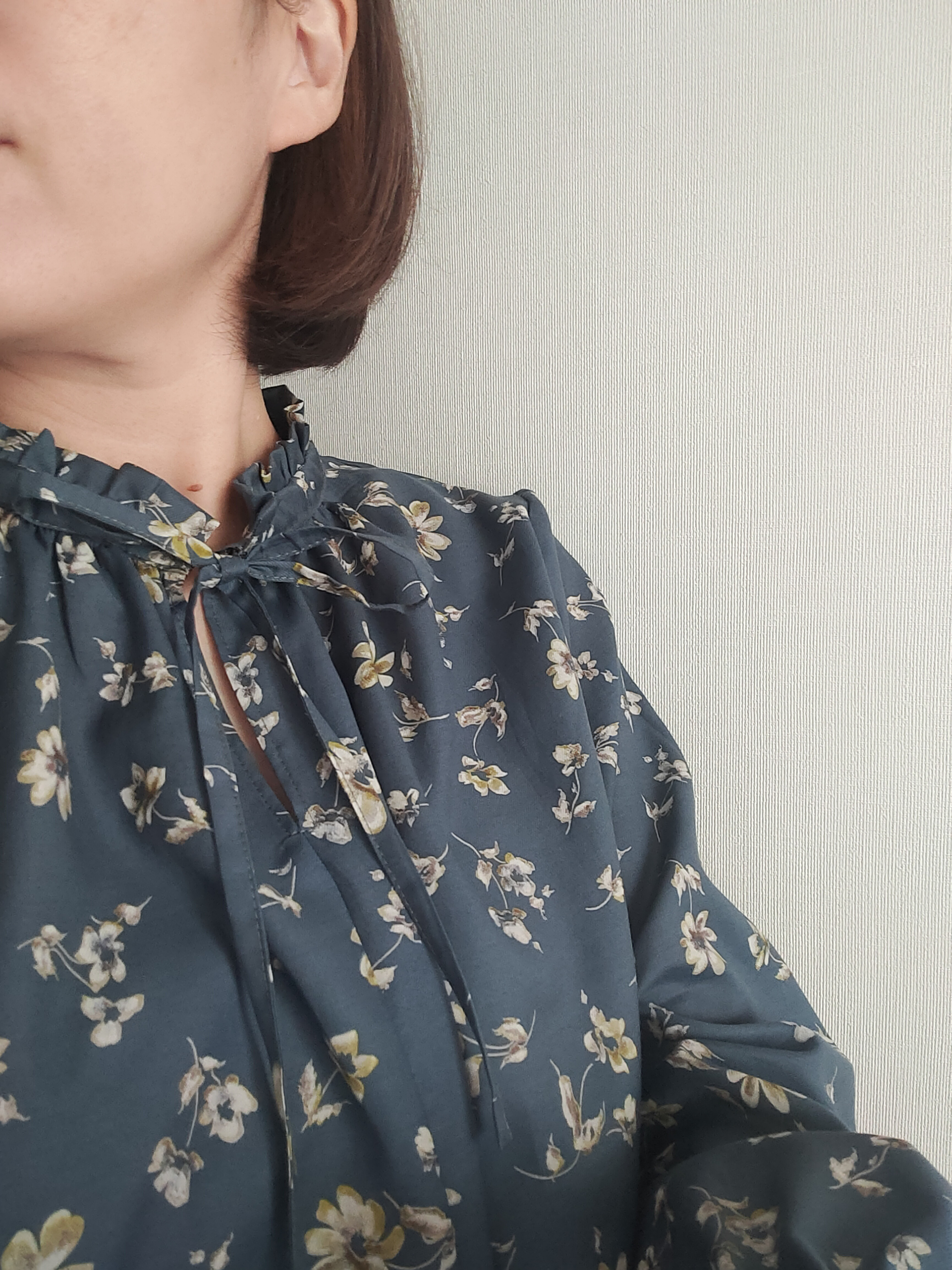 【1着限定/リバティ キャスリン】フリルネックブラウス