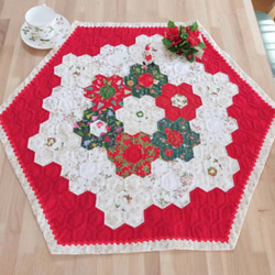 ヘキサゴンパッチワークキルトのクリスマスタペストリー(約66cm㎝×78